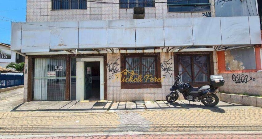 Loja composta por 240m² com excelente localização em frente a rodovia, próximo ao Centro de Rio Das Ostras/RJ.