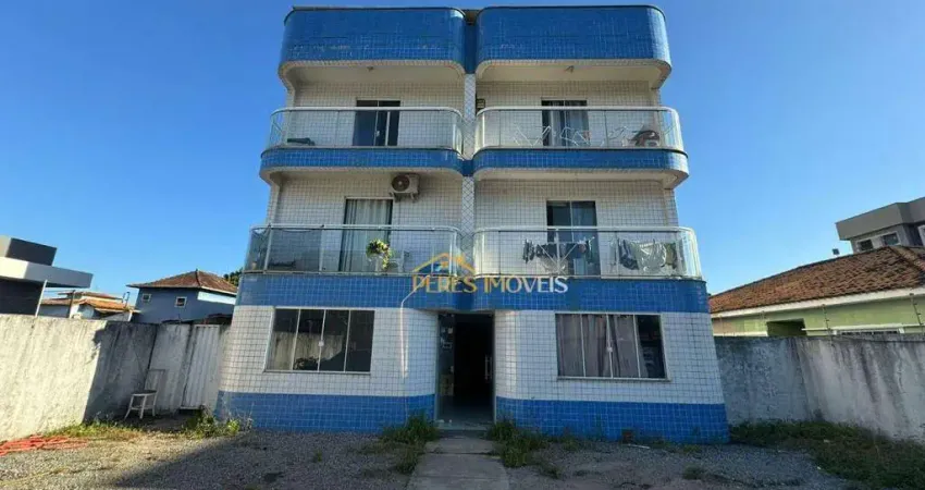Excelente apartamento térreo com 2 suítes para alugar, a uma quadra da rodovia, 60 m² - verdes mares - rio das ostras/rj