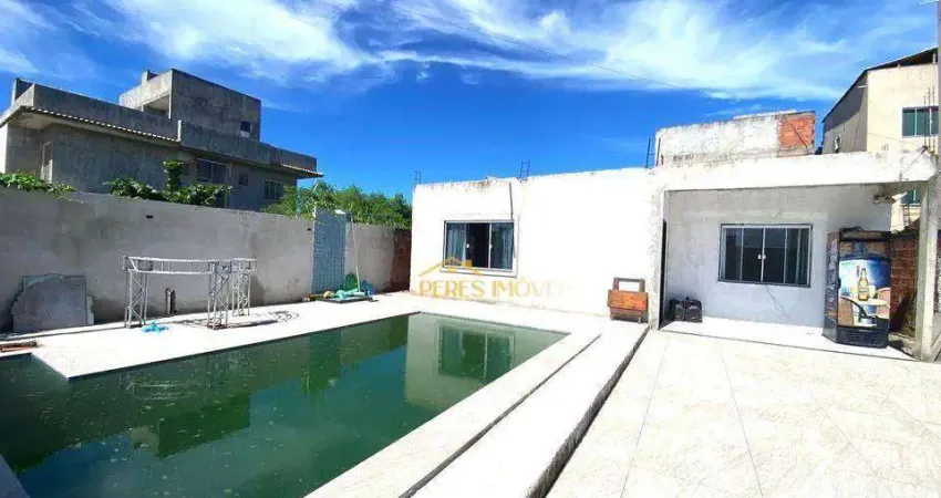 Ótima casa linear com piscina, 2 quartos em terreno inteiro à venda, 60m² - Verdes Mares - Rio das Ostras/RJ
