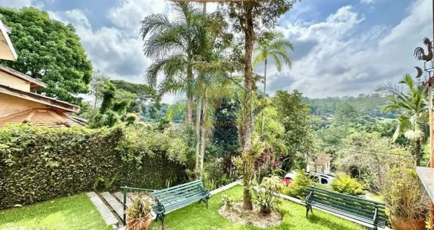 Casa integrada à venda na Granja Viana miolo, 4dorm, 2suítes