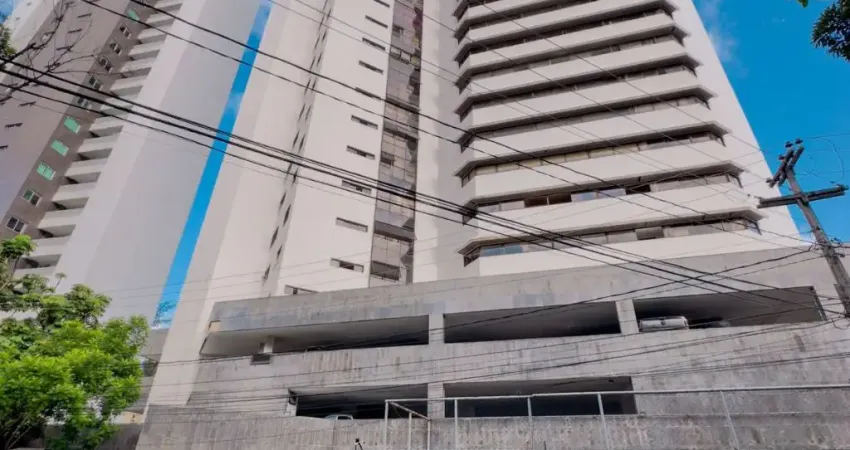 4 suítes ao lado do parque da Jaqueira, acesso exclusivo ao parque. 335 m², 5 vagas.