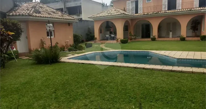 Sobrado com 4 quartos à venda em Interlagos - SP