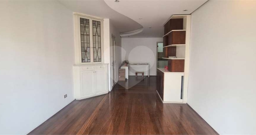 Apartamento com 3 quartos à venda em Indianópolis - SP