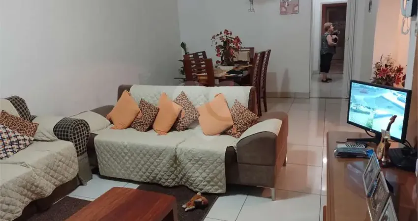 Casa térrea com 3 quartos à venda em City América - SP