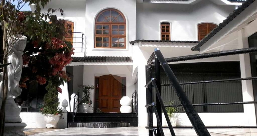 Sobrado com 4 quartos à venda em Horto Florestal - SP