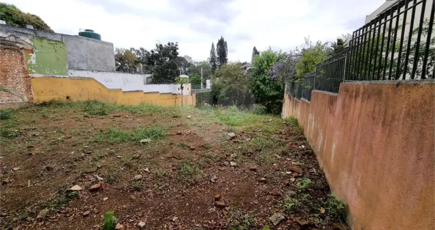 Terreno à venda na Rua Tremembé, Sumaré, São Paulo