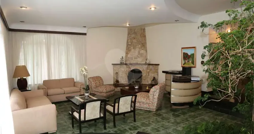 Casa térrea com 3 quartos à venda em Vila Cláudia - SP