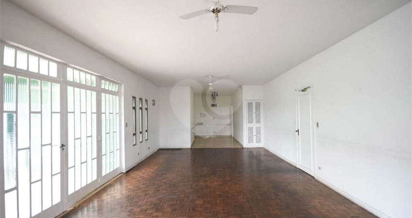 Casa com 8 quartos à venda na Avenida Morumbi, Jardim Guedala, São Paulo