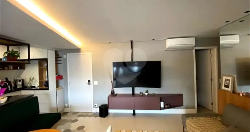 Apartamento à venda na Rua Cardeal Arcoverde, Pinheiros, São Paulo