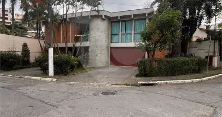 Sobrado com 4 quartos à venda ou para locação em Jardim São Bento - SP