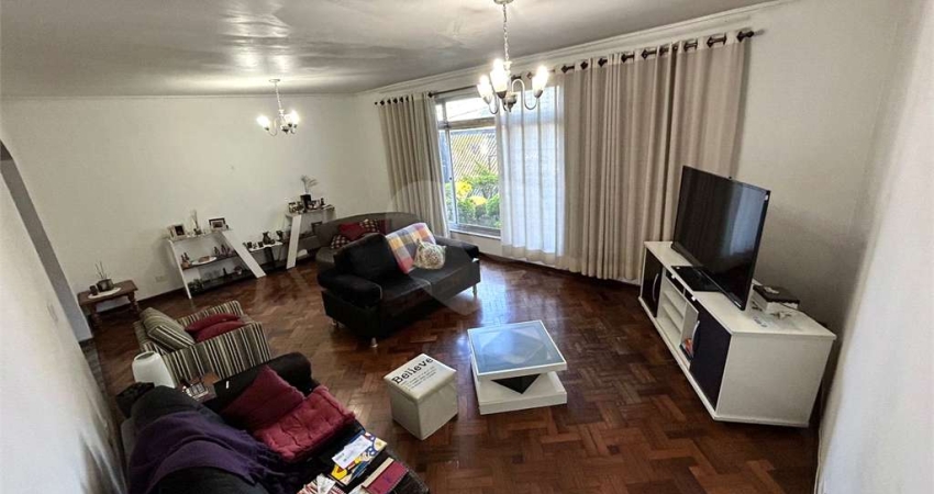 Casa com 6 quartos à venda na Rua Pereira Leite, Vila Madalena, São Paulo