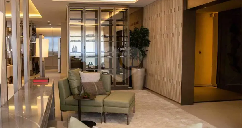 Apartamento com 4 quartos à venda em Moema - SP