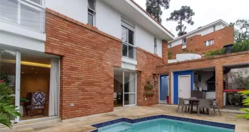 Condomínio com 4 quartos à venda em Jardim Sílvia (zona Oeste) - SP