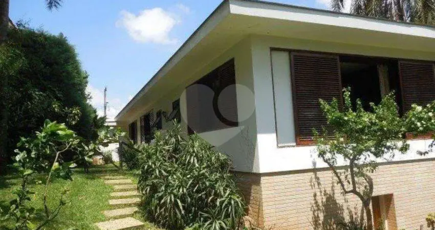 Casa com 6 quartos à venda em Vila Irmãos Arnoni - SP