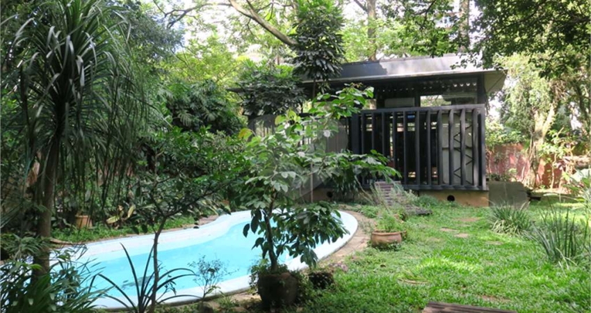 Casa térrea com 2 quartos à venda em Real Parque - SP
