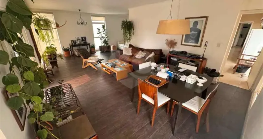 Apartamento com 3 quartos à venda em Cerqueira César - SP