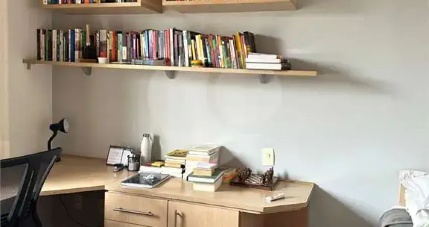 Sobrado com 4 quartos à venda em Vila Bertioga - SP