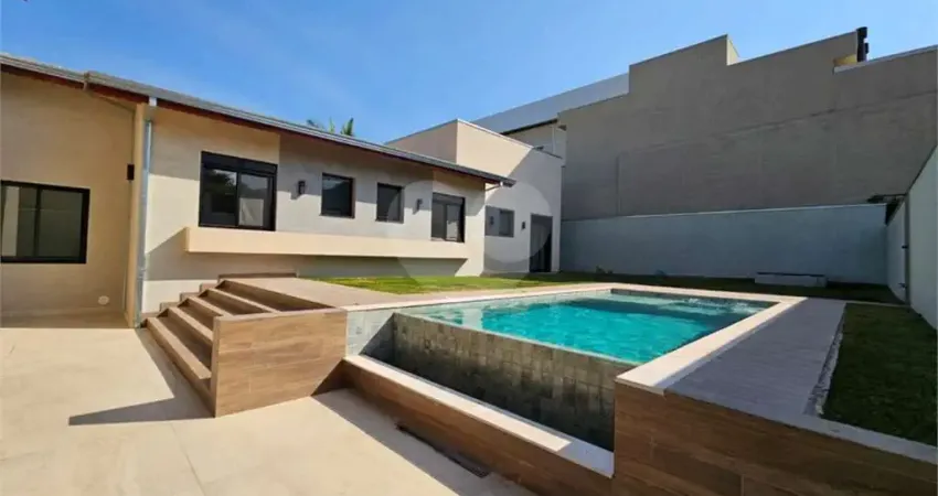 Casa térrea com 4 quartos à venda em Alphaville - SP