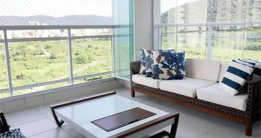 Apartamento à venda na Caminho das Tartarugas, Tortuga, Guarujá