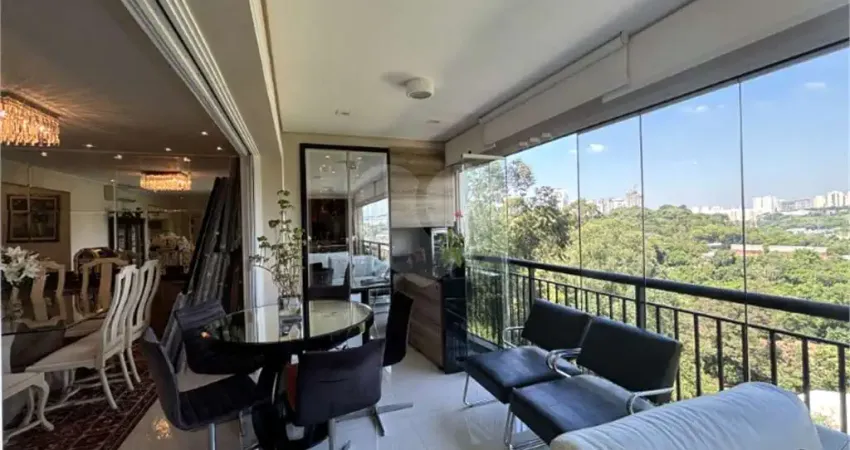 Apartamento com 3 quartos à venda em Alphaville - SP