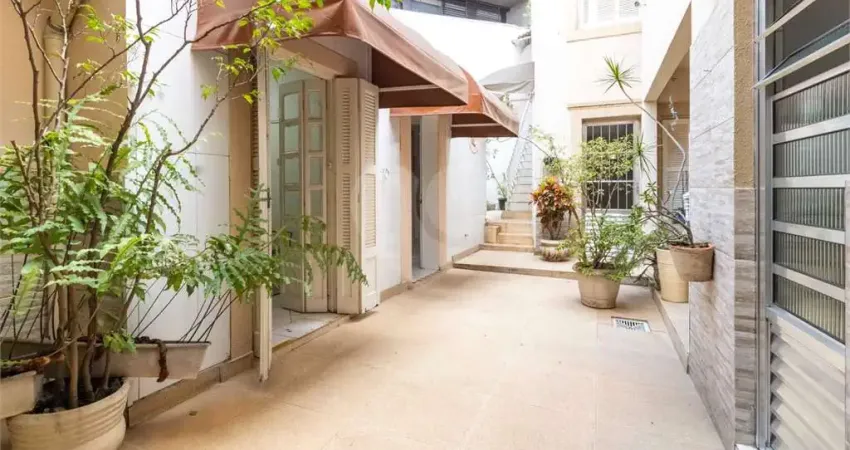 Sobrado à venda em Jardim Paulista - SP