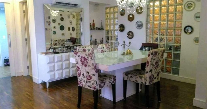 Apartamento com 3 quartos à venda em Aclimação - SP