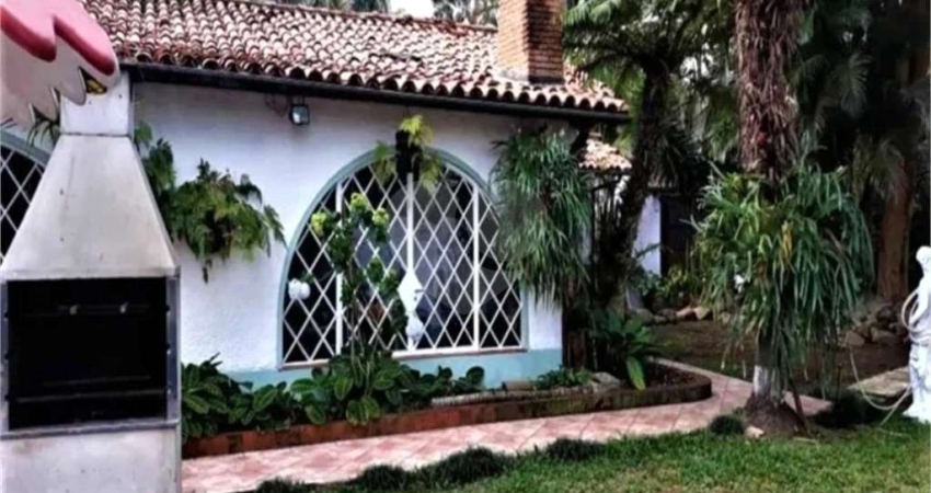 Casa térrea com 3 quartos à venda em Interlagos - SP