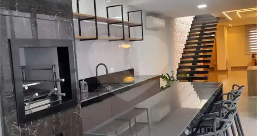 Casa com 4 quartos à venda na Rua Airosa Galvão, Água Branca, São Paulo