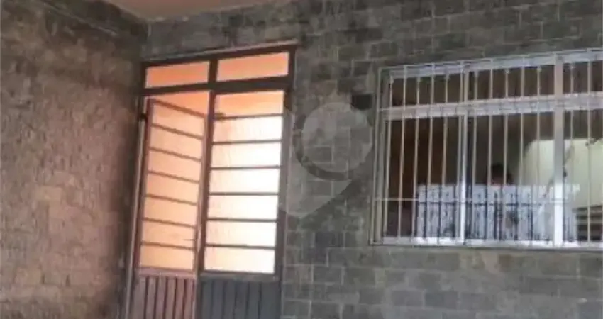 Casa com 3 quartos à venda na Rua Cecília Davy, 184, Pirituba, São Paulo