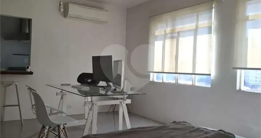 Apartamento com 1 quarto à venda na Rua Teodoro Sampaio, 1896, Pinheiros, São Paulo