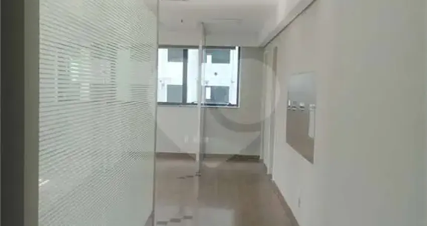 Sala comercial para alugar na Rua Carmo do Rio Verde, 241, Chácara Santo Antônio, São Paulo