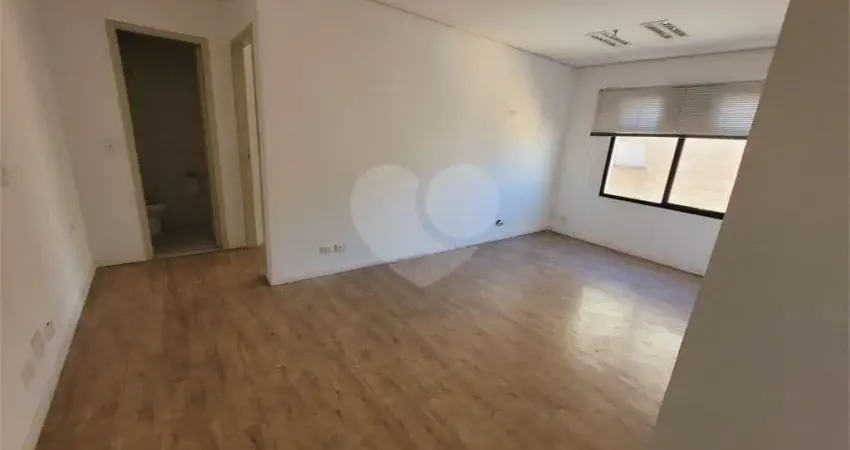 Sala comercial para alugar na Largo Padre Péricles, Barra Funda, São Paulo