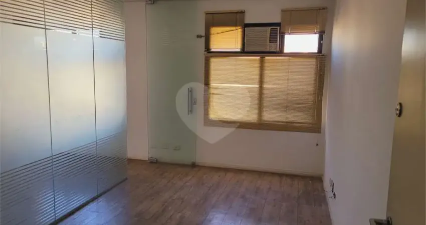 Sala comercial para alugar na Largo Padre Péricles, Barra Funda, São Paulo