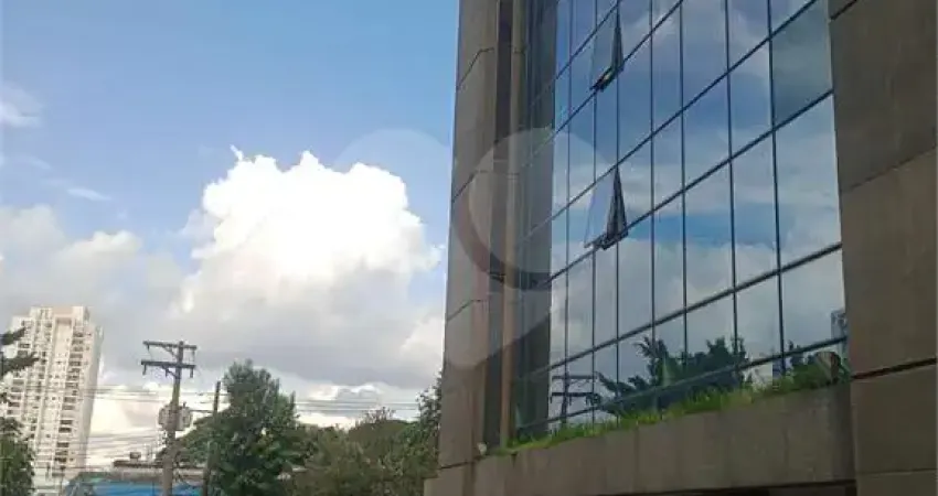 Sala comercial para alugar na Rua Carmo do Rio Verde, 241, Chácara Santo Antônio, São Paulo