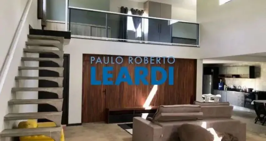 Casa com 2 quartos à venda no Centro, Piracaia 
