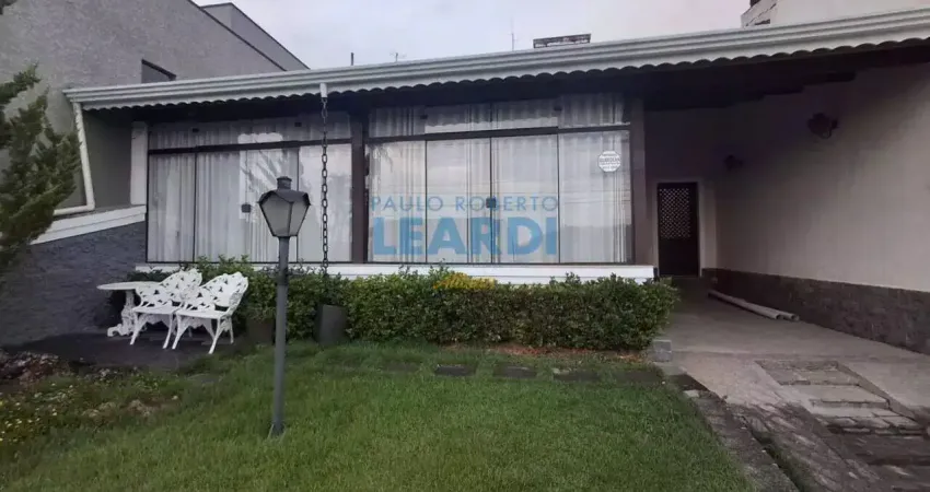 Casa com 4 quartos para alugar na Vila Rica, Atibaia