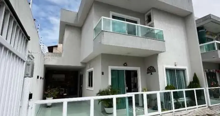 Sobrado 3 suítes em Pitangueiras