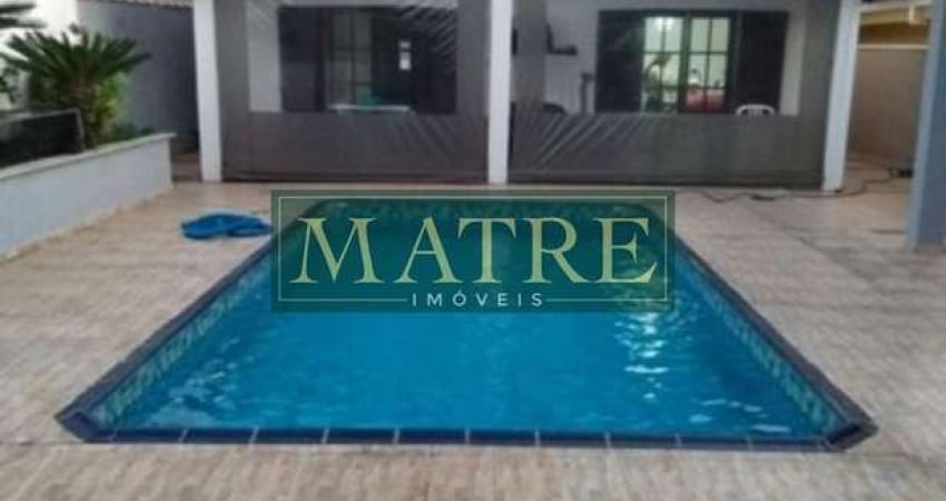 Casa à Venda com Piscina, 3 Quartos e Ampla Área de Lazer em Bragança Paulista