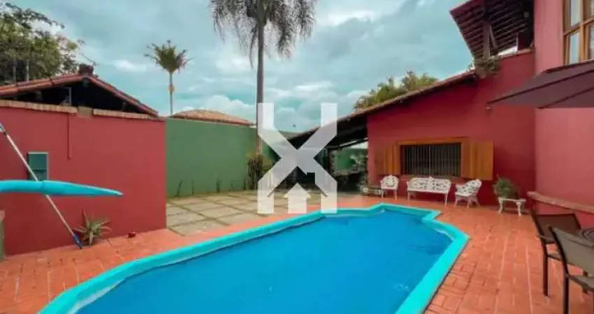 Casa à venda, 3 quartos, 1 suíte, 4 vagas, Santa Amélia - Belo Horizonte/MG