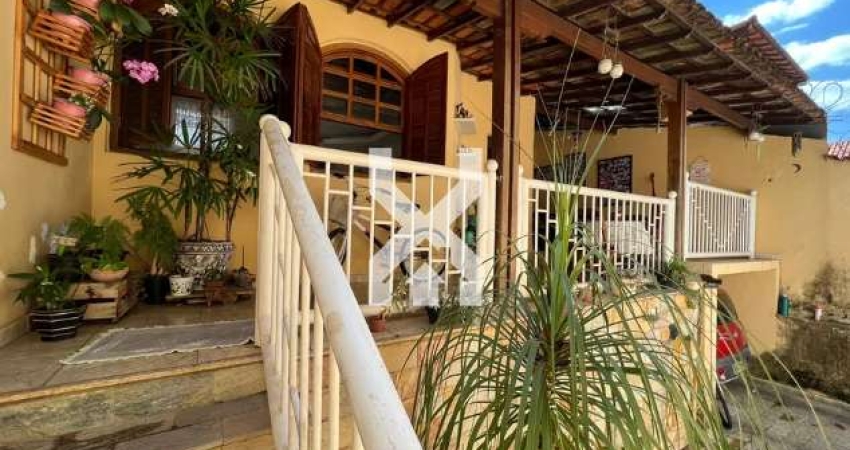Casa geminada à venda, 2 quartos, 2 suítes, 3 vagas, Planalto - Belo Horizonte/MG