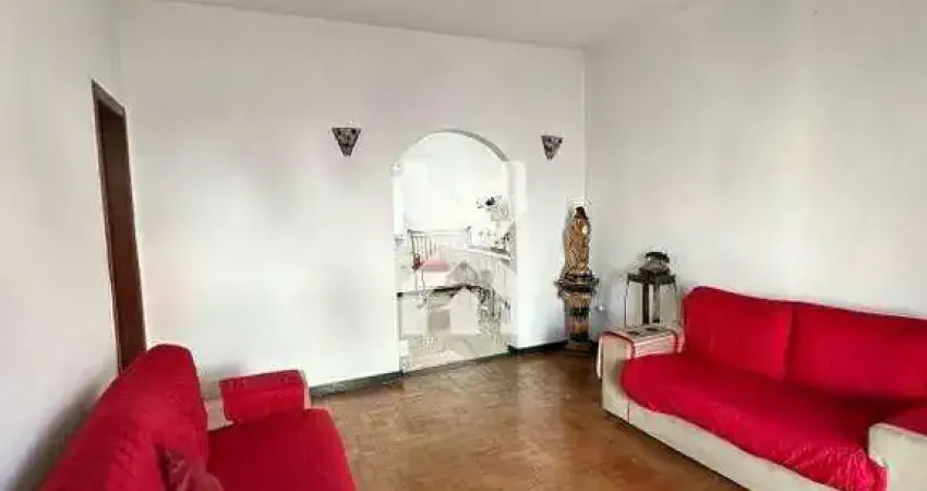 Casa à venda, 3 quartos, 1 suíte, 3 vagas, Sagrada Família - Belo Horizonte/MG