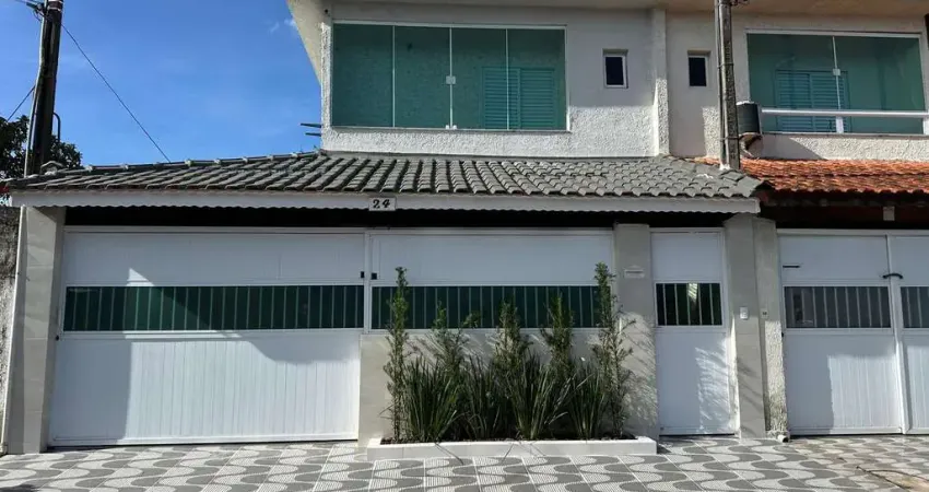 Sobrado em Praia Grande, reformado na Vila Tupi com 03 dormitórios.