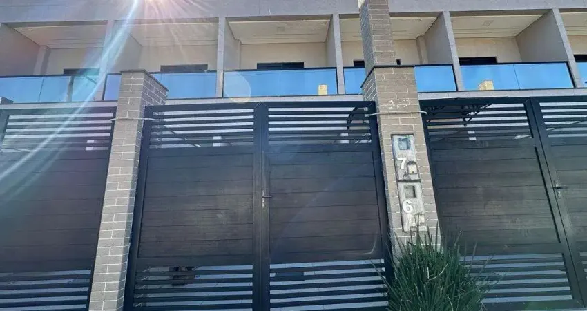 Triplex em Praia Grande, no Maracanã com 03 dormitorios e Solário.