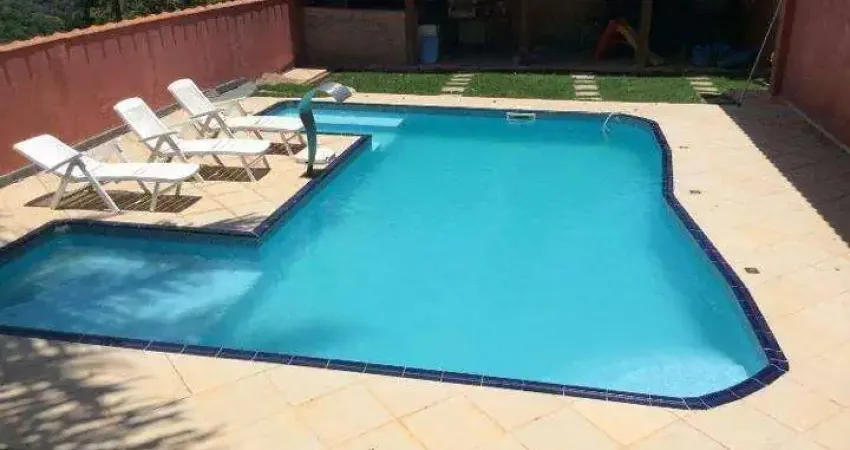 CASA A VENDA NO GRANJA VIANA - COND: GRANJA CAIAPIÁ - CINCO DORMITÓRIOS