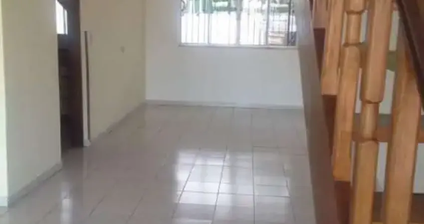 Casa com 3 quartos à venda na Rua Embu, Vila Martins, Carapicuíba