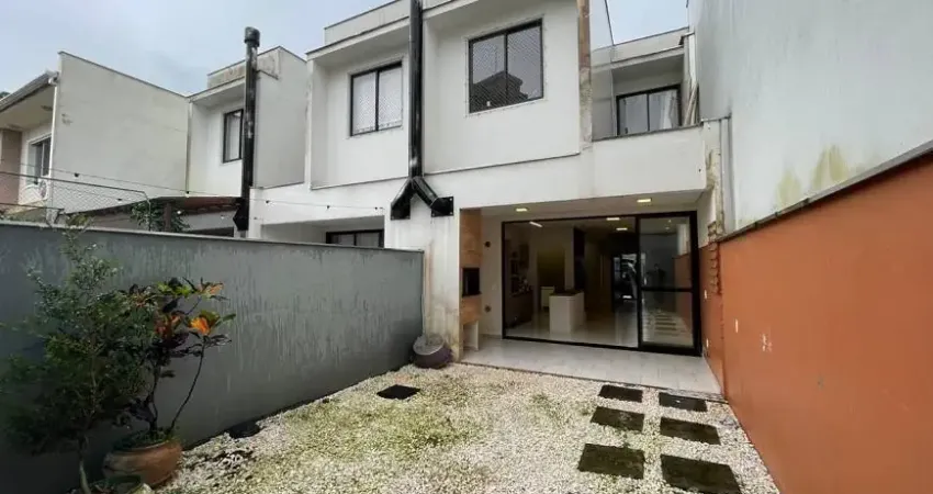 Sobrado geminado com 1 suíte mais 2 quartos à venda no bairro santo antônio em joinville -