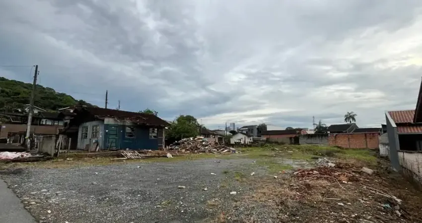 Terreno à venda no Bom Retiro, Joinville