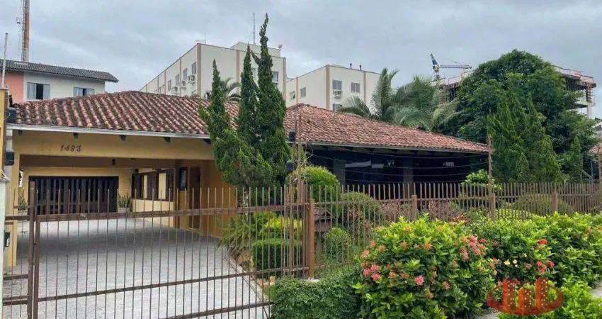 Casa com 4 dormitórios à venda, 300 m² por R$ 1.680.000,01 - Santo Antônio - Joinville/SC
