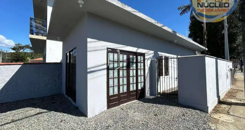 Casa com 1 dormitório para alugar, 40 m² por R$ 1.945/mês - Iririú - Joinville/SC