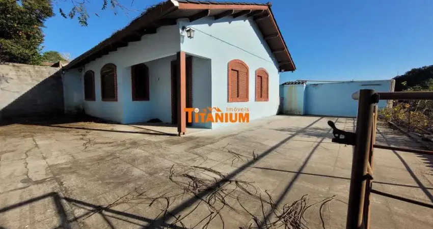 Casa à venda em novo hamburgo, boa saúde , garagem coberta- 192m²